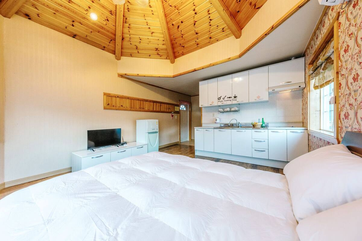 Room (A-2 Poppy) | Free WiFi
