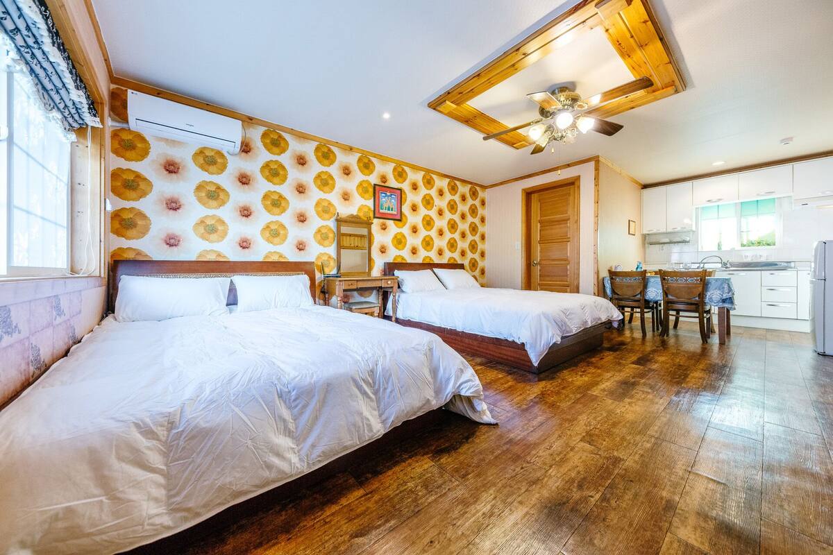 Room (A-4 Mallow) | Free WiFi