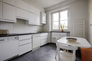 Fridge, microwave, oven, dishwasher