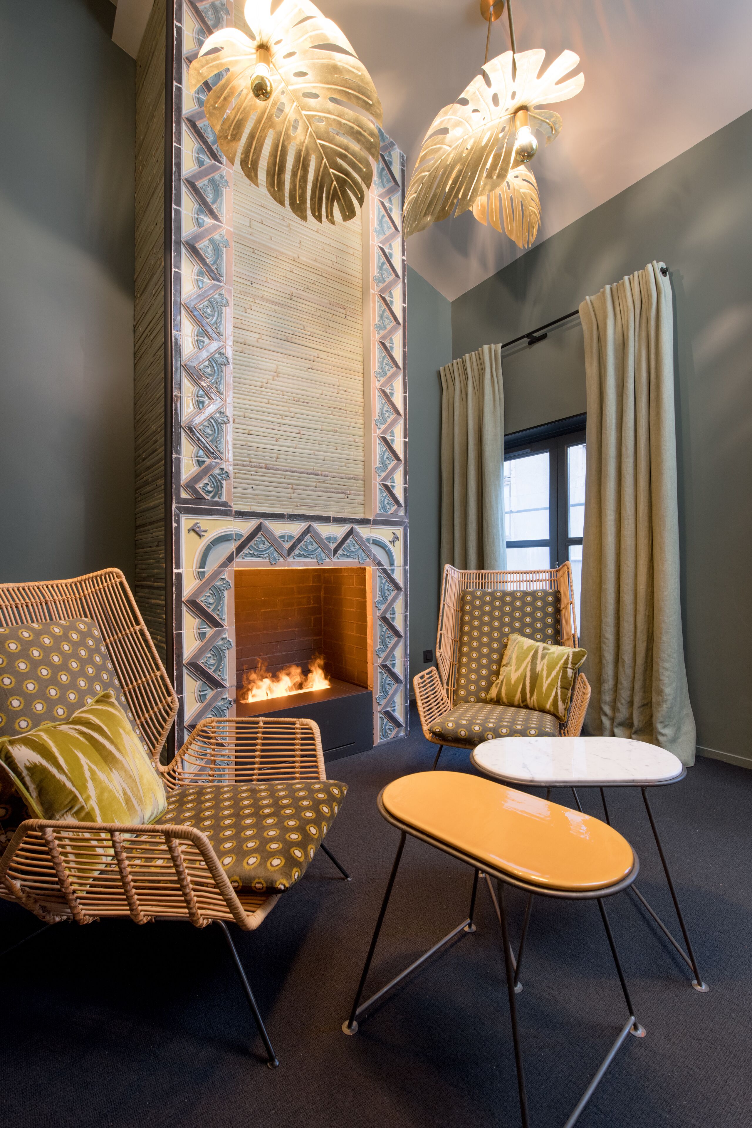 suite supérieure volatili, 22 rue du boeuf 69005 lyon | living area | flat-screen tv