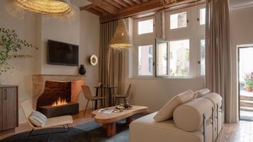 Suite Executive Cobalt, 22 rue du Boeuf, 69005 | Coin séjour | Télévision à écran plat