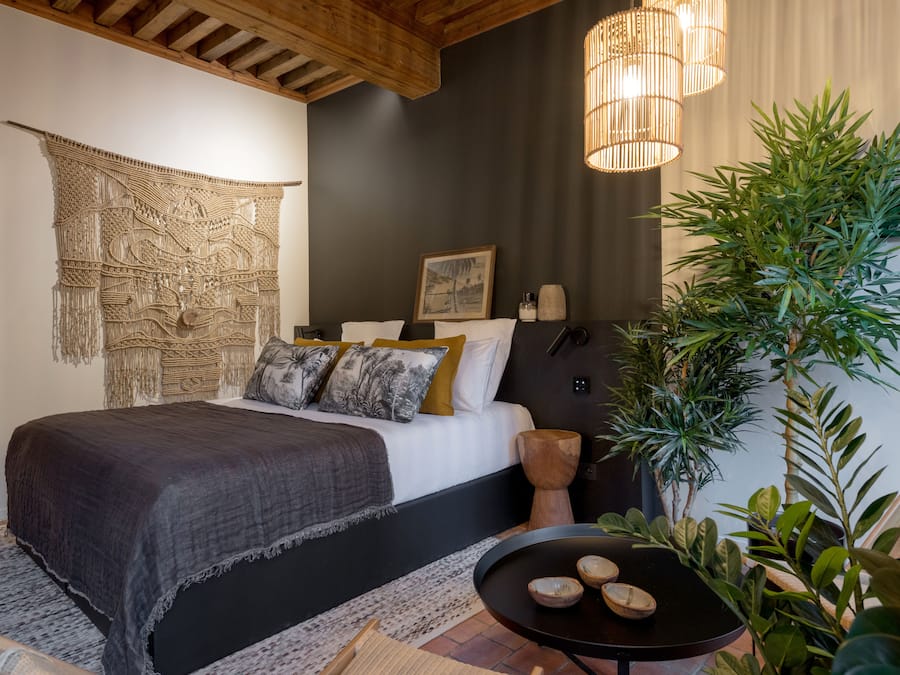 Superior suite (Ocre) | Luxe beddengoed, een minibar, een kluis op de kamer