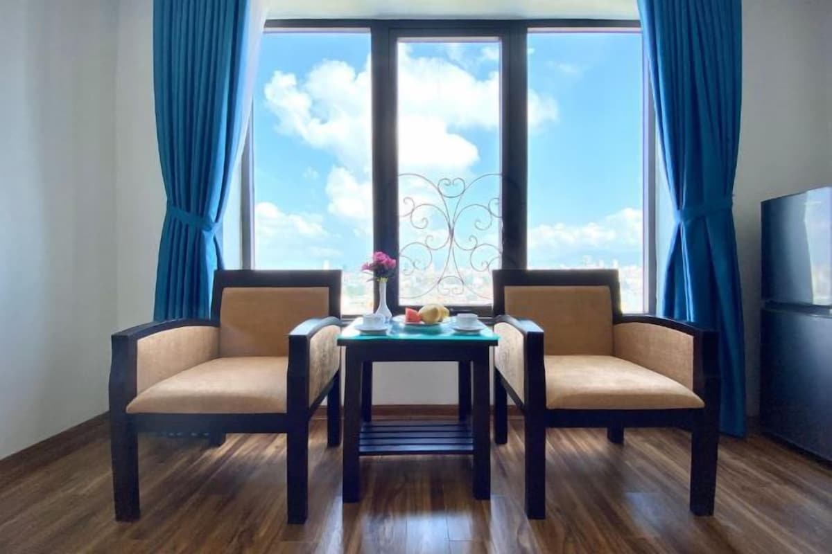 Living area | 40-inch flat-screen TV with cable channels, TV