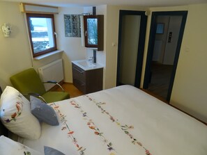 3 bedrooms, WiFi, bed sheets - Dream villa 6 people with hottub (Ottlar)