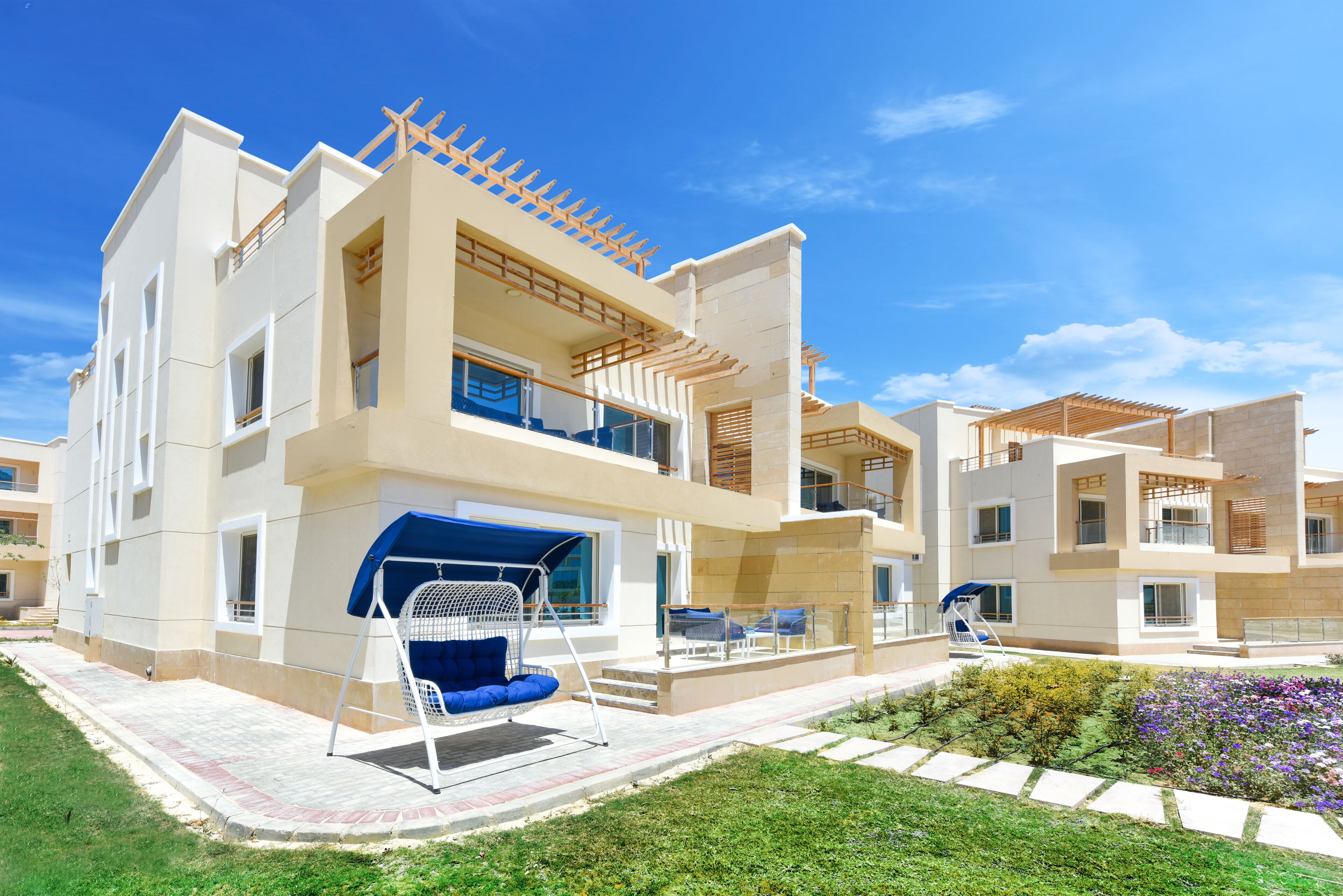 Minibar, in-room safe, individually decorated, individually furnished