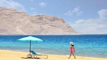 Private beach, sun-loungers, beach umbrellas, beach towels