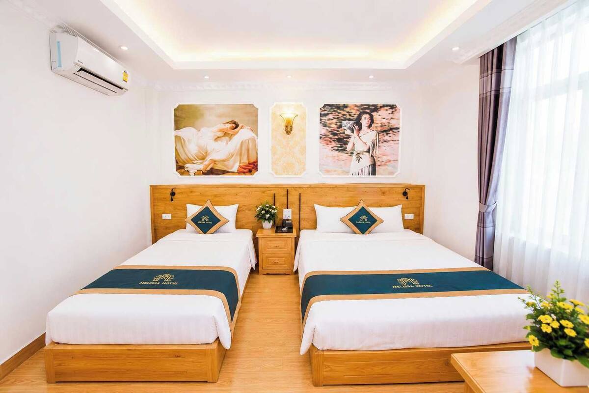 Deluxe Triple | Minibar, desk, soundproofing, WiFi (free)
