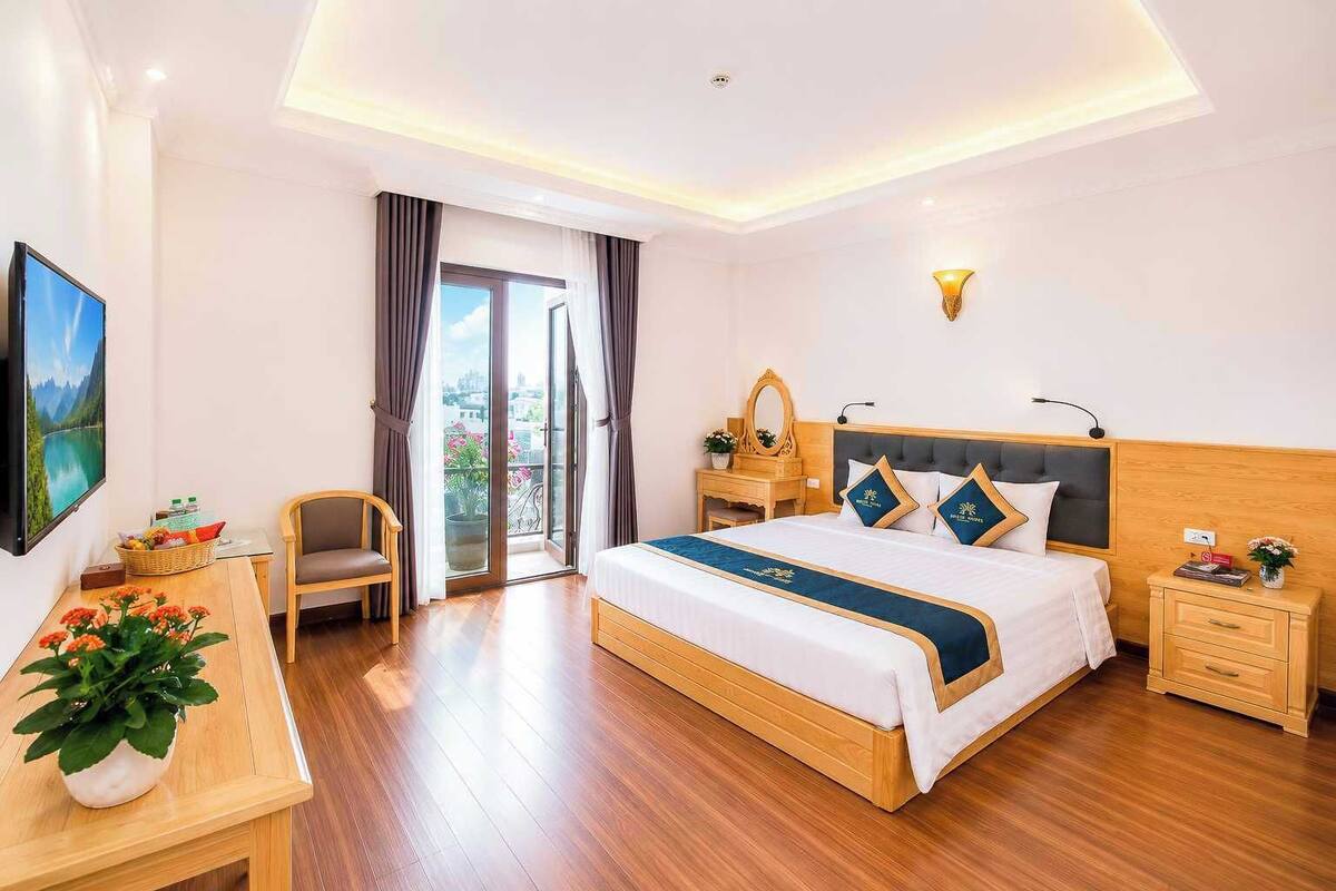 Deluxe Double | Minibar, desk, soundproofing, WiFi (free)