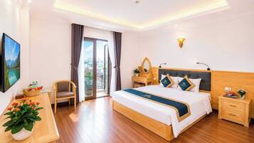 Deluxe Double | Minibar, desk, soundproofing, free WiFi