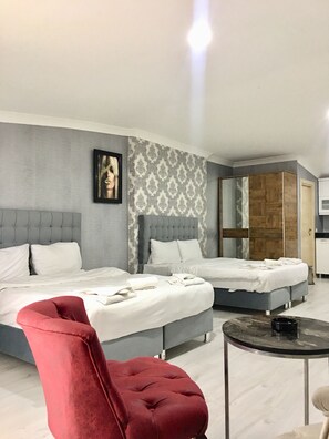 Comfort Studio | Premium bedding, in-room safe, individually decorated, desk - Sahane Apart (Istanbul)