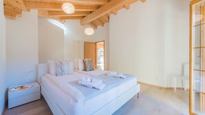 2 bedrooms, iron/ironing board, free WiFi, bed sheets - Chic and Snazzy Penthouse in Panoramapark Soleil Doldenhorn (Wengen)