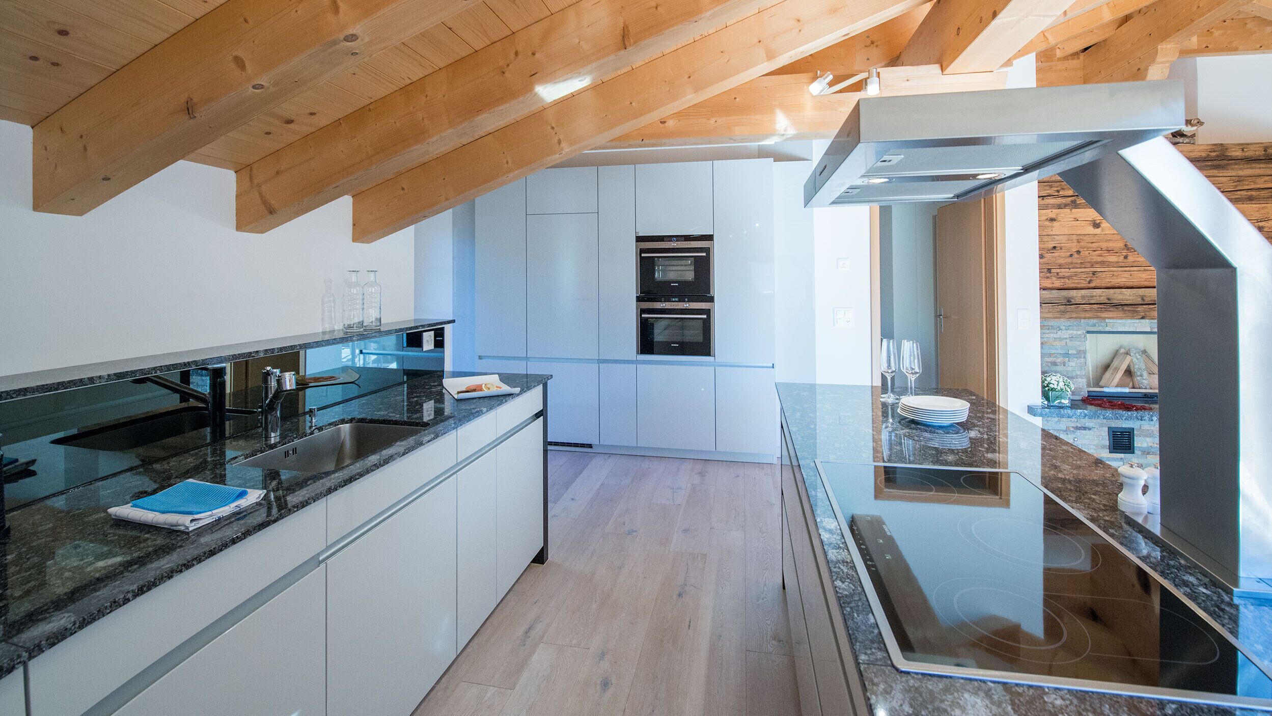 Coffee/tea maker, fridge, oven, dishwasher