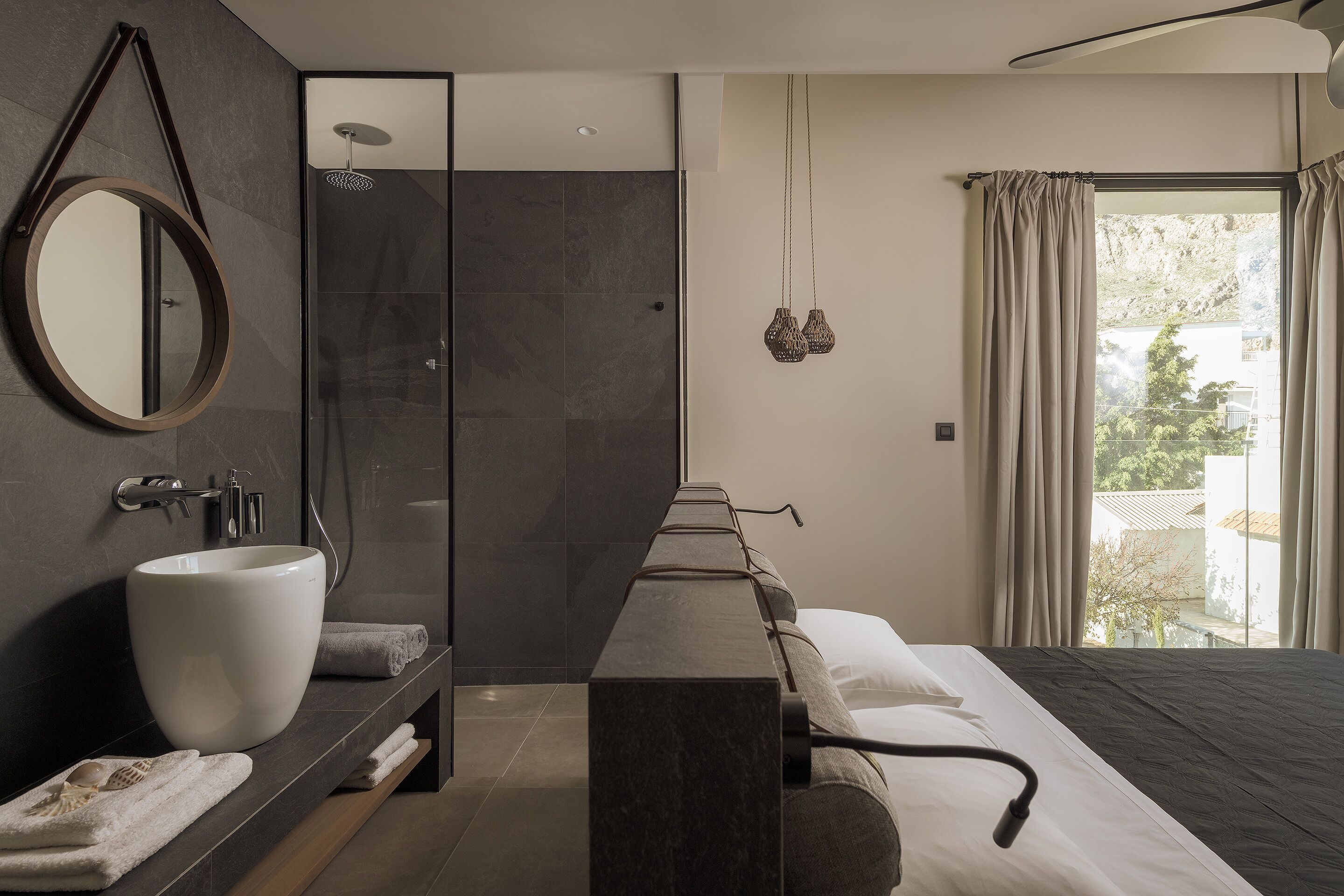 Vila, piscina particular | Banheiro | Secador de cabelo, toalhas de banho, sabonete, papel higiênico