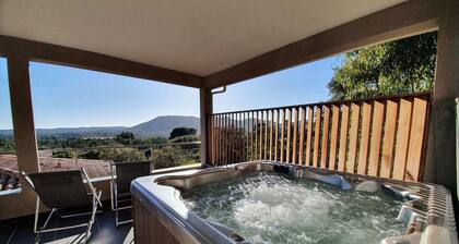 Pinarello sea view — 2-bed, heated pool 29°C, walk to beach, private spa (1)
