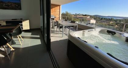 Pinarello sea view — 1-bed, heated pool 29°C, walk to beach, private spa (5)