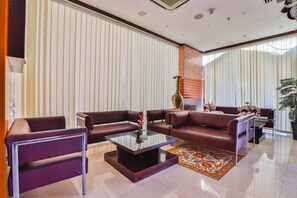 Lobby sitting area - Grand Pj Hotel (Ras Al Khaimah)