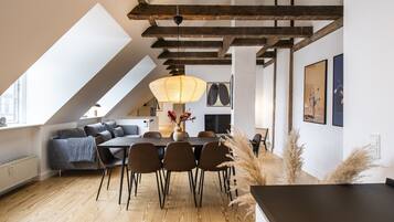 Superior Penthouse | In-room dining