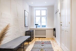 2. floor | Décor unique, espace de travail pour ordinateurs portables