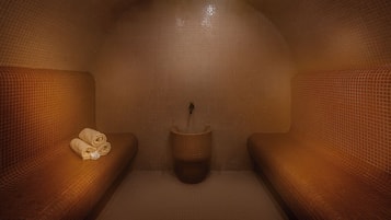 Sauna, hot tub, steam room, hot springs/mineral springs