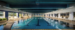 Indoor pool, outdoor pool, pool umbrellas, sun loungers - Interhotel Sandanski (Sandanski)