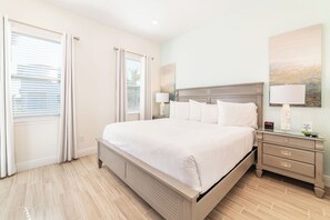 4 chambres, coffres-forts dans les chambres, fer et planche à repasser