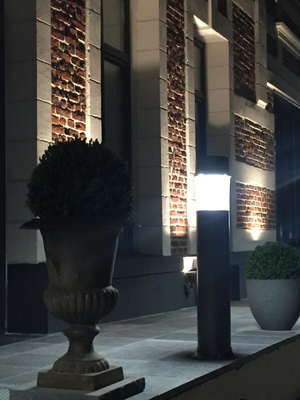 Exterior - Hotel Le Dome (Arras)