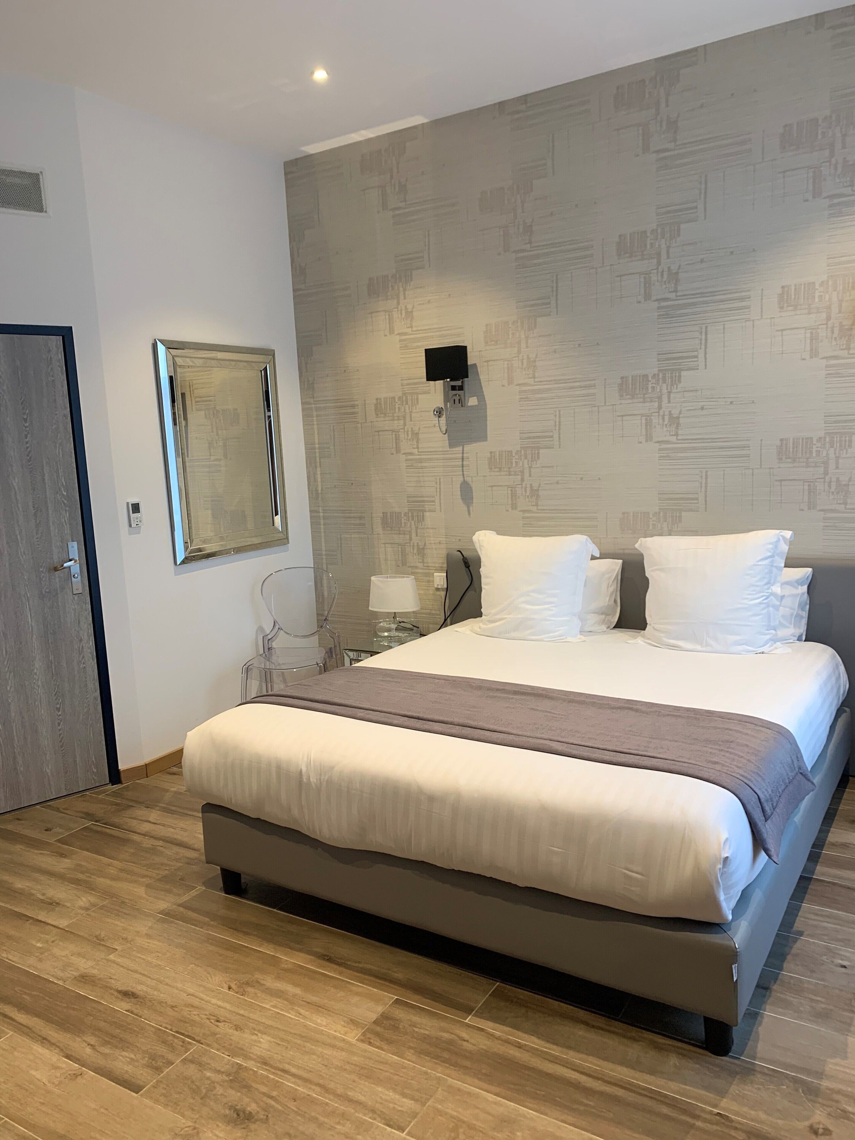 suite | 1 bedroom, in-room safe, blackout curtains, soundproofing