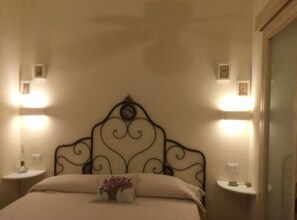 2 dormitorios, tabla de planchar con plancha, wifi gratis y ropa de cama