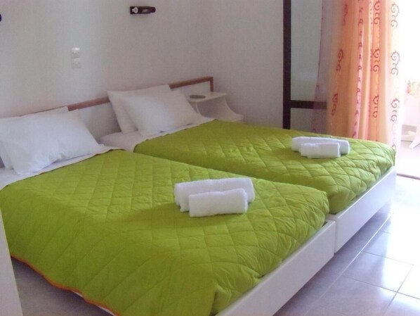 Apartment, 2 Bedrooms | In-room safe, free WiFi, bed sheets