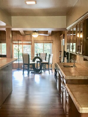 Dining - Spacious Riverfront Home near Lake Almanor • Pet-Friendly (Lake Almanor)