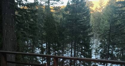 Scenic River Front -hotelli Almanorin järvellä