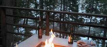 Propriété pittoresque au bord de la riviÚre dans le lac Almanor