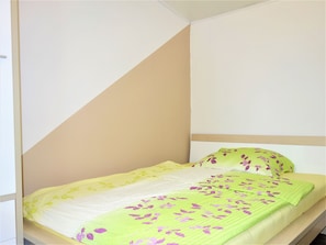 Apartment, Gartenblick | 3 Schlafzimmer, Schreibtisch, Bügeleisen/Bügelbrett, kostenloses WLAN