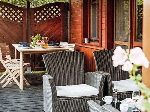 Gemütliche Wohnung in einem Ferienhaus mit Klimaanlage, TV, Terrasse und Haustiere erlaubt