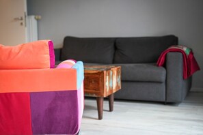 TV, DVD player, books - Apartment Ole - directly "Am Alten Strom" - only 300 m from the Baltic Sea (Warnemünde)