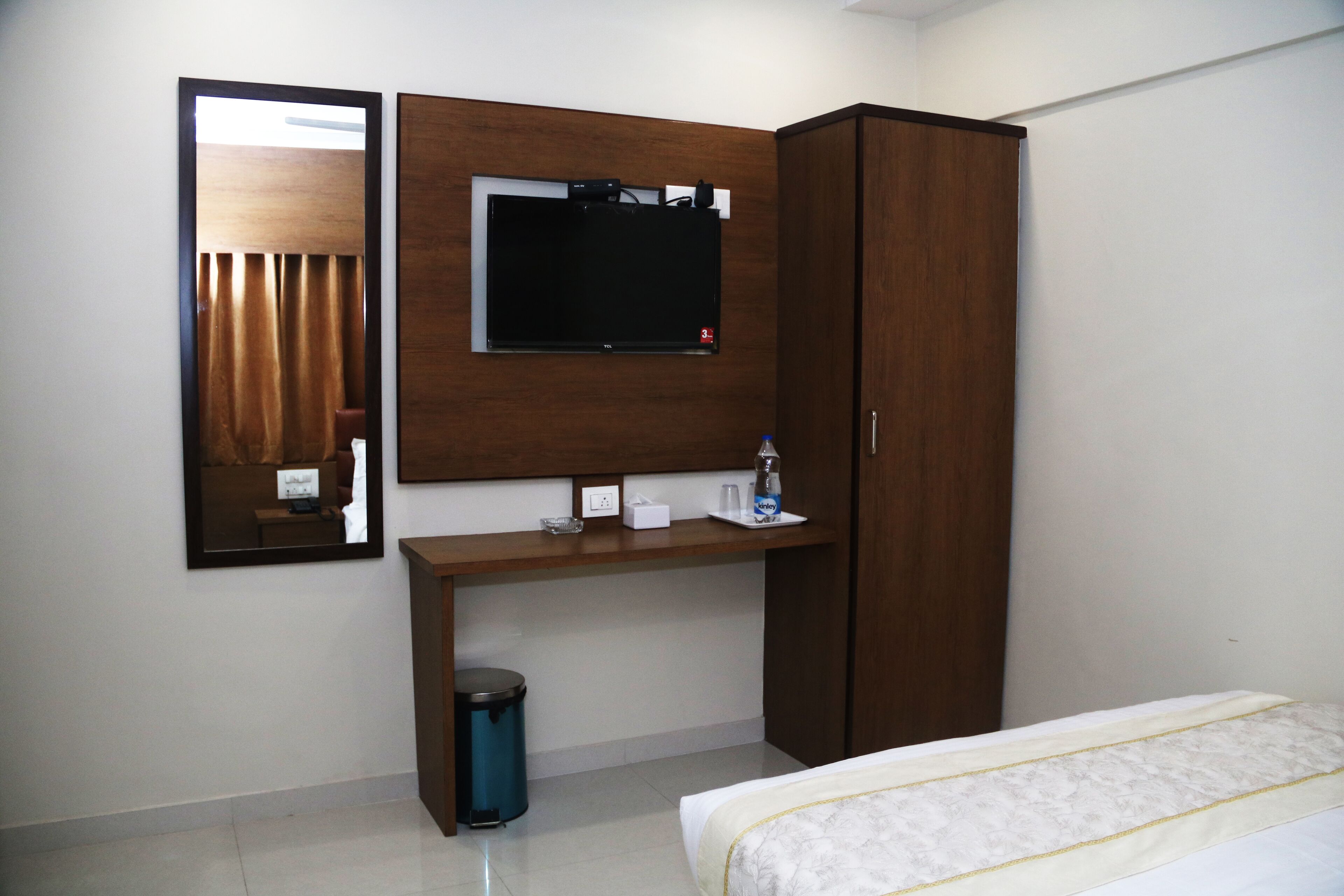 Photo - Hotel Crystal Luxury Inn- Bandra