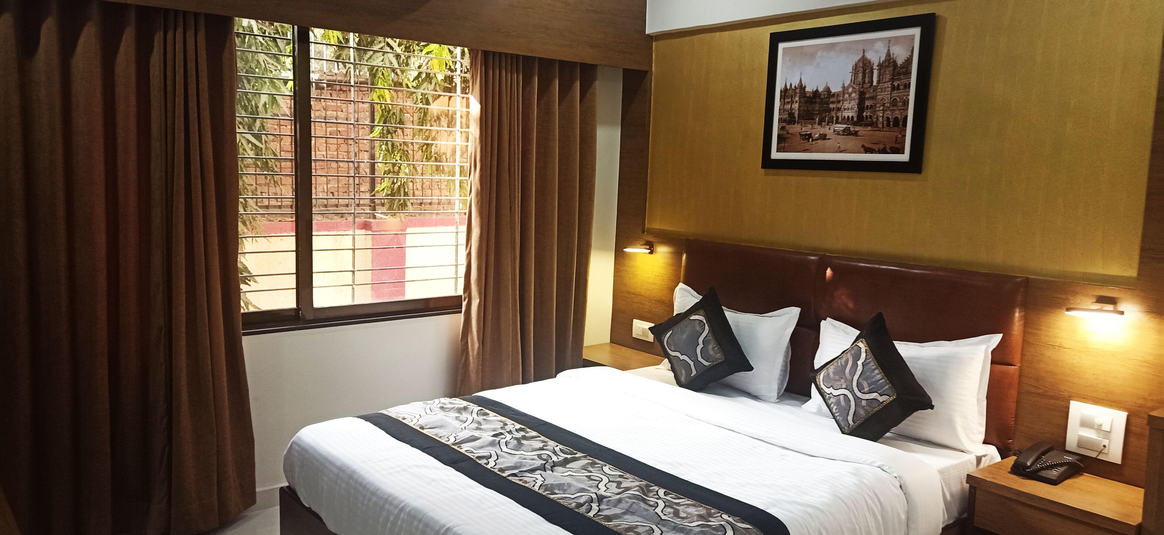 Photo - Hotel Crystal Luxury Inn- Bandra