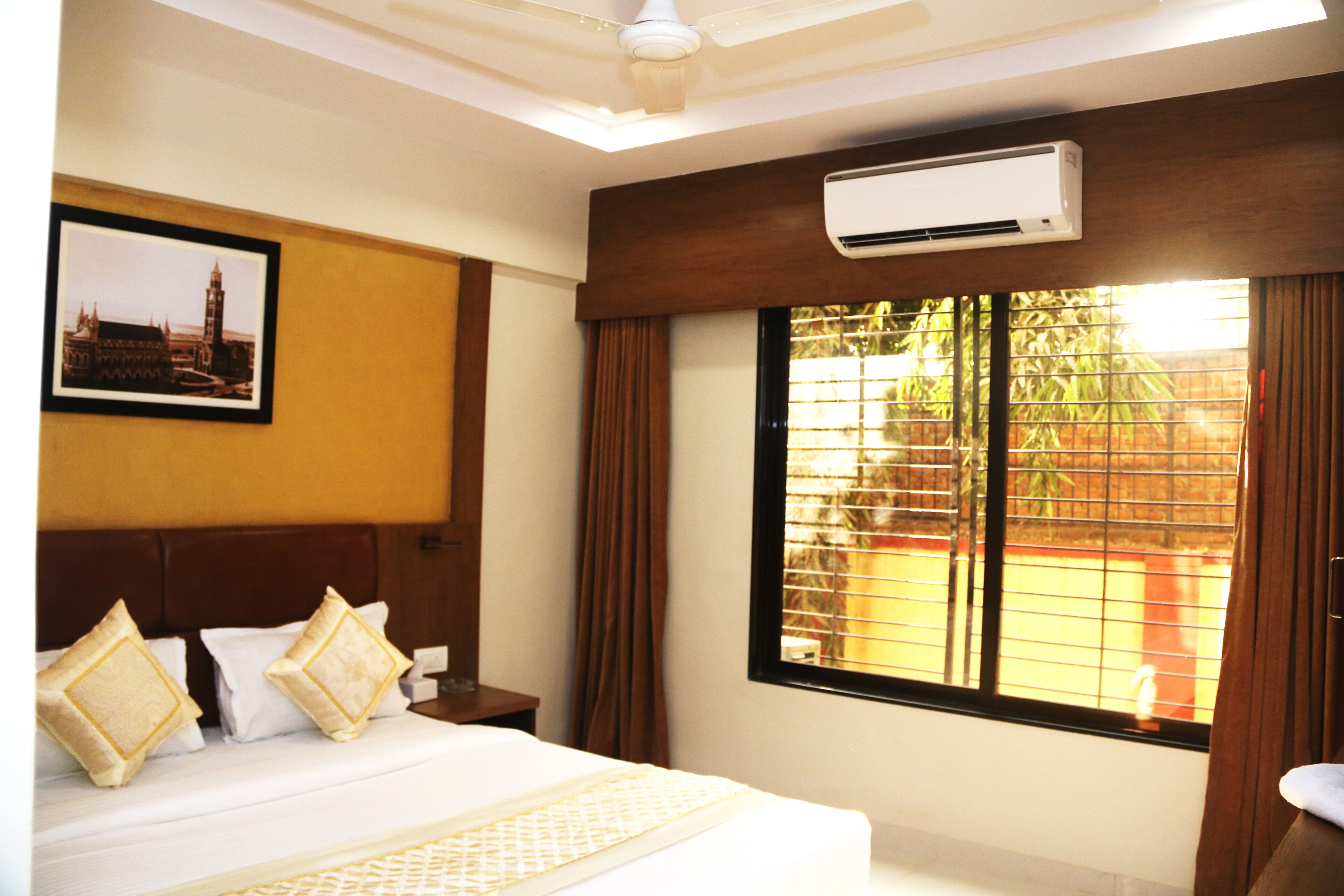 Photo - Hotel Crystal Luxury Inn- Bandra