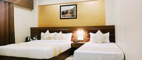 Family Triple Room | 1 bedroom, desk, free WiFi