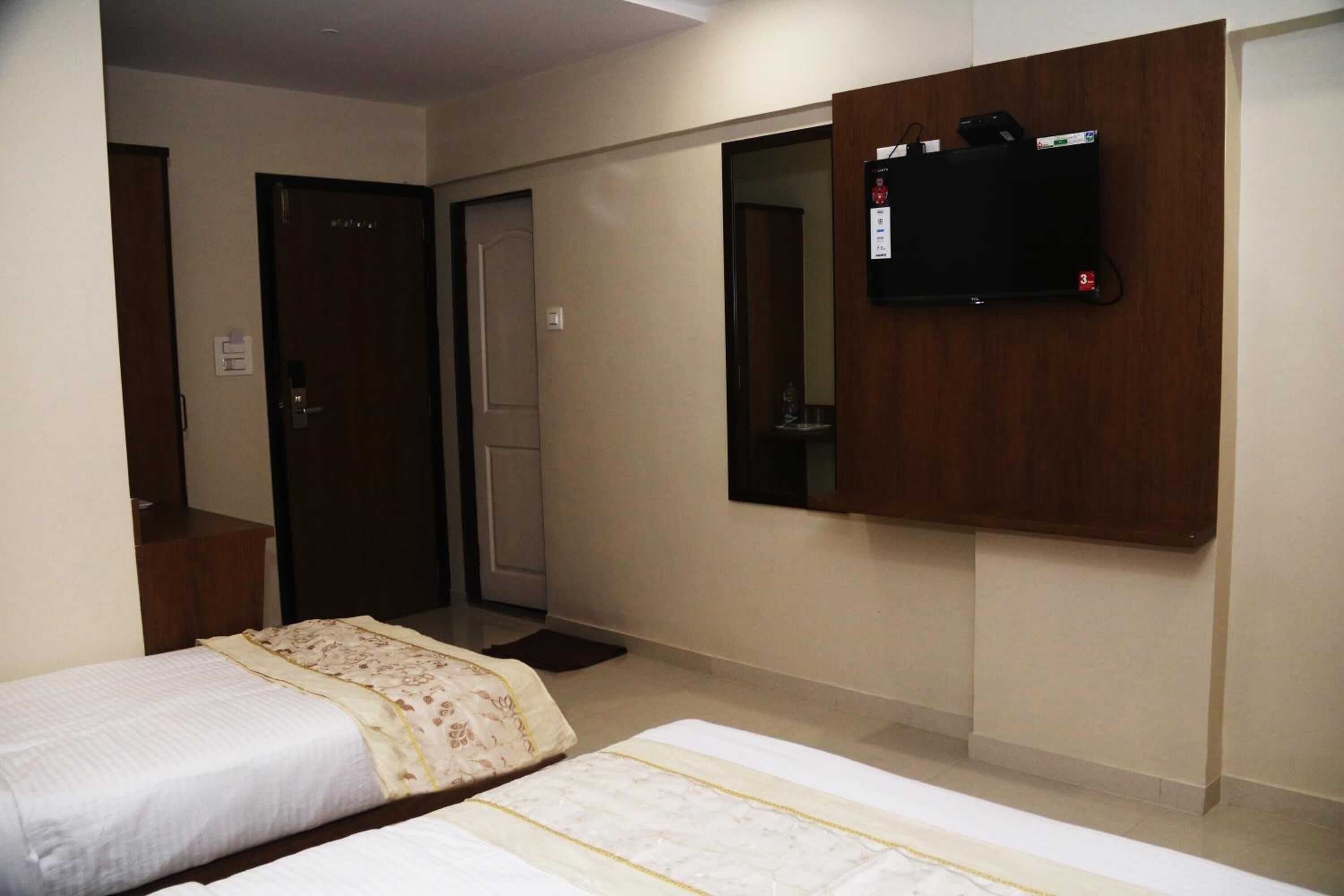 Photo - Hotel Crystal Luxury Inn- Bandra