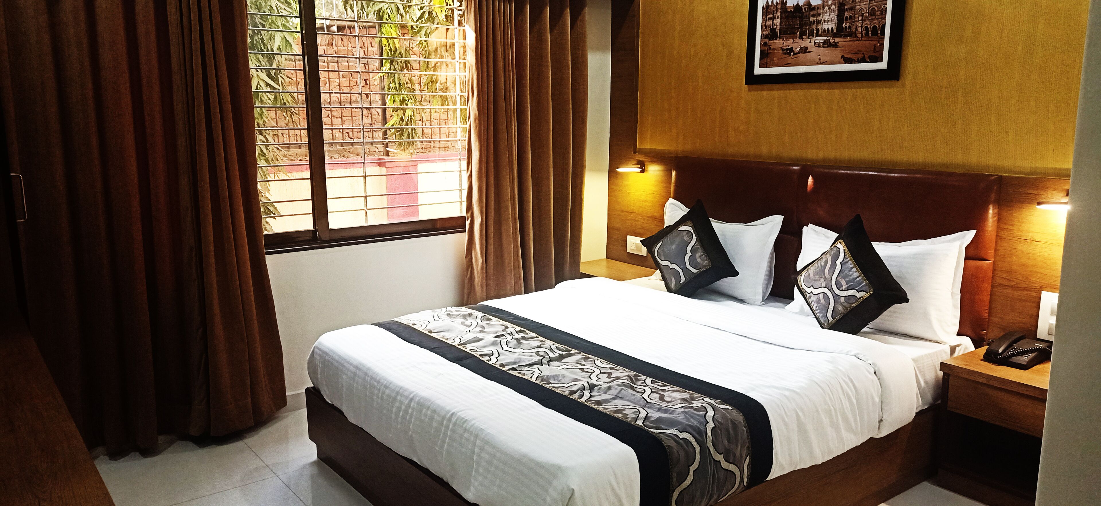 Photo - Hotel Crystal Luxury Inn- Bandra