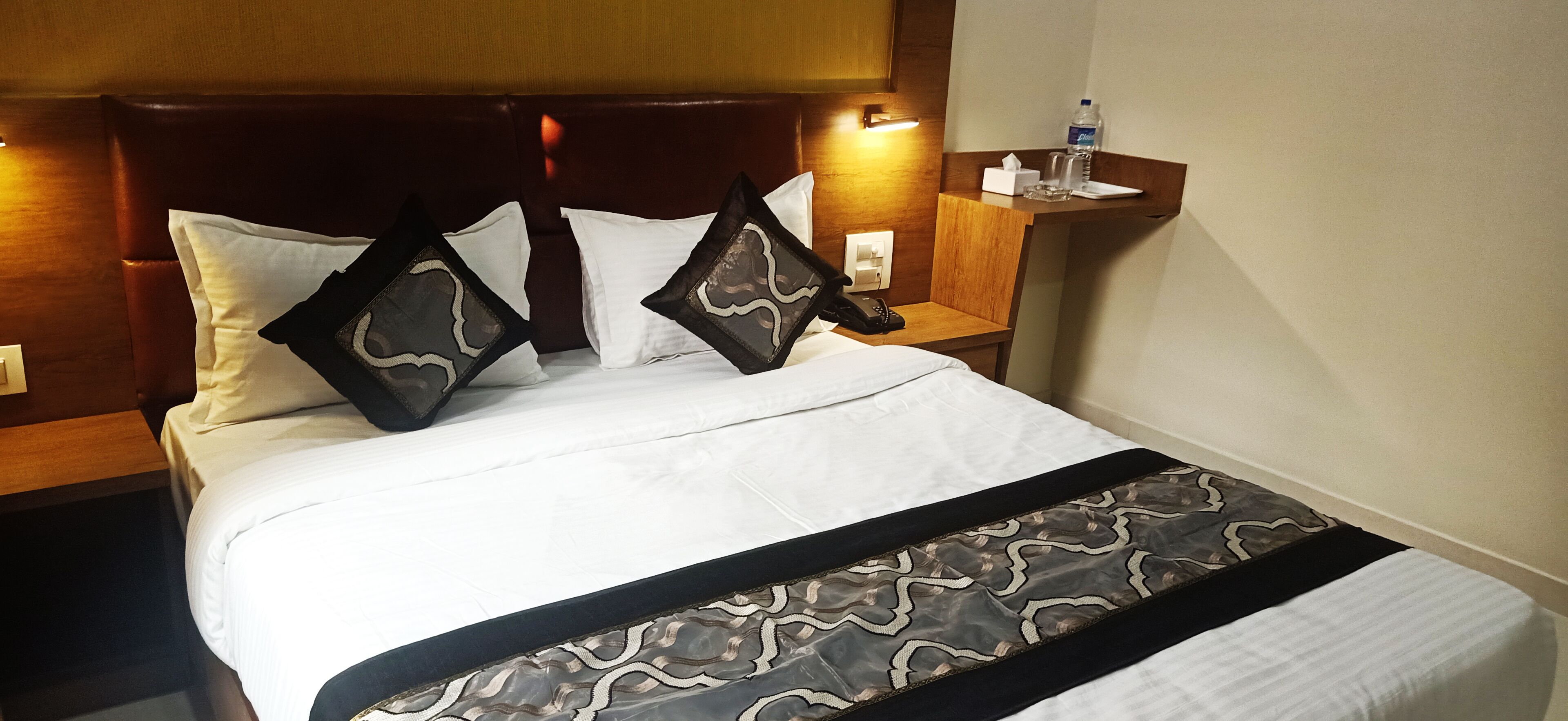 Photo - Hotel Crystal Luxury INN