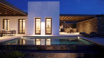 Villa, 3 Bedrooms, Heated Private Pool, Sea View | Terraço/pátio