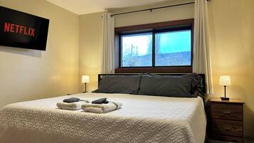 4 多间卧室、办公桌、熨斗/熨衣板、旅行婴儿床