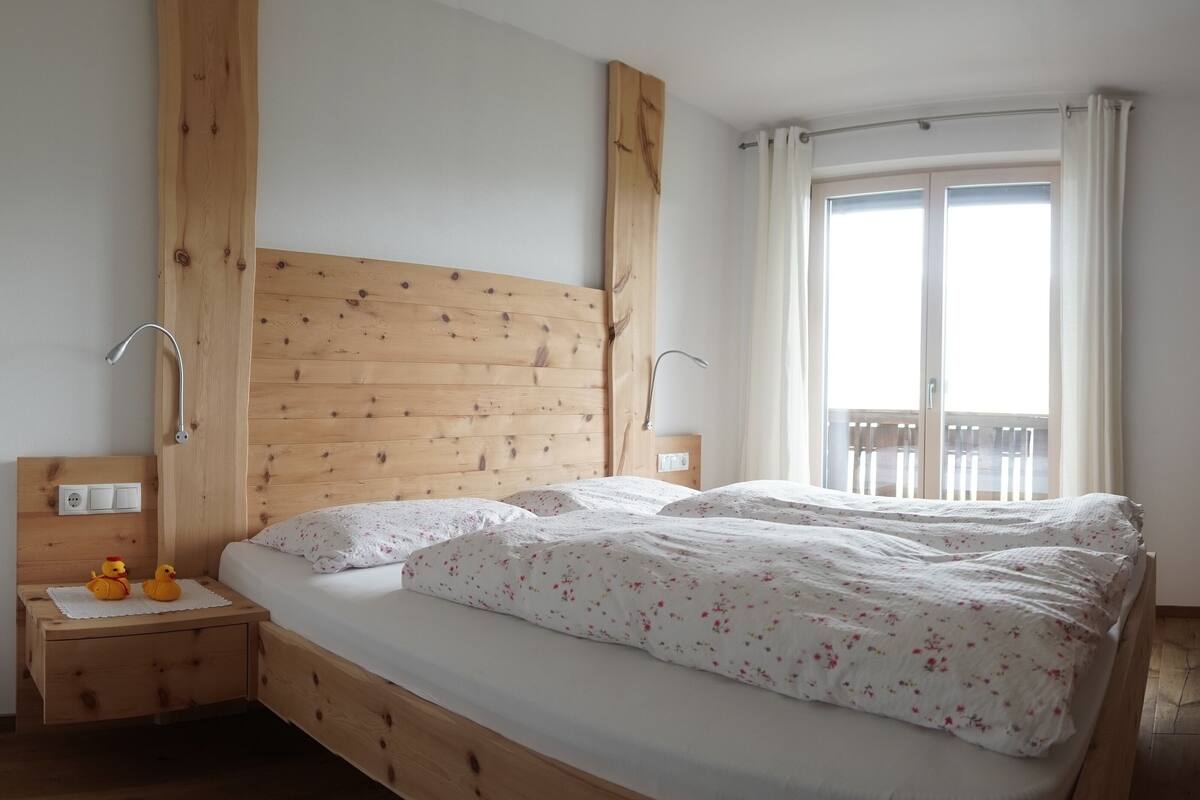 Premium bedding, down duvets, desk, free WiFi