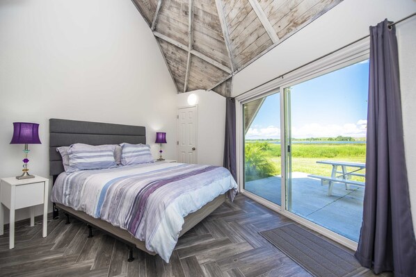 1 dormitorio, tabla de planchar con plancha, wifi y ropa de cama