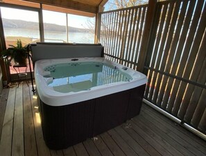 Bain à remous intérieur