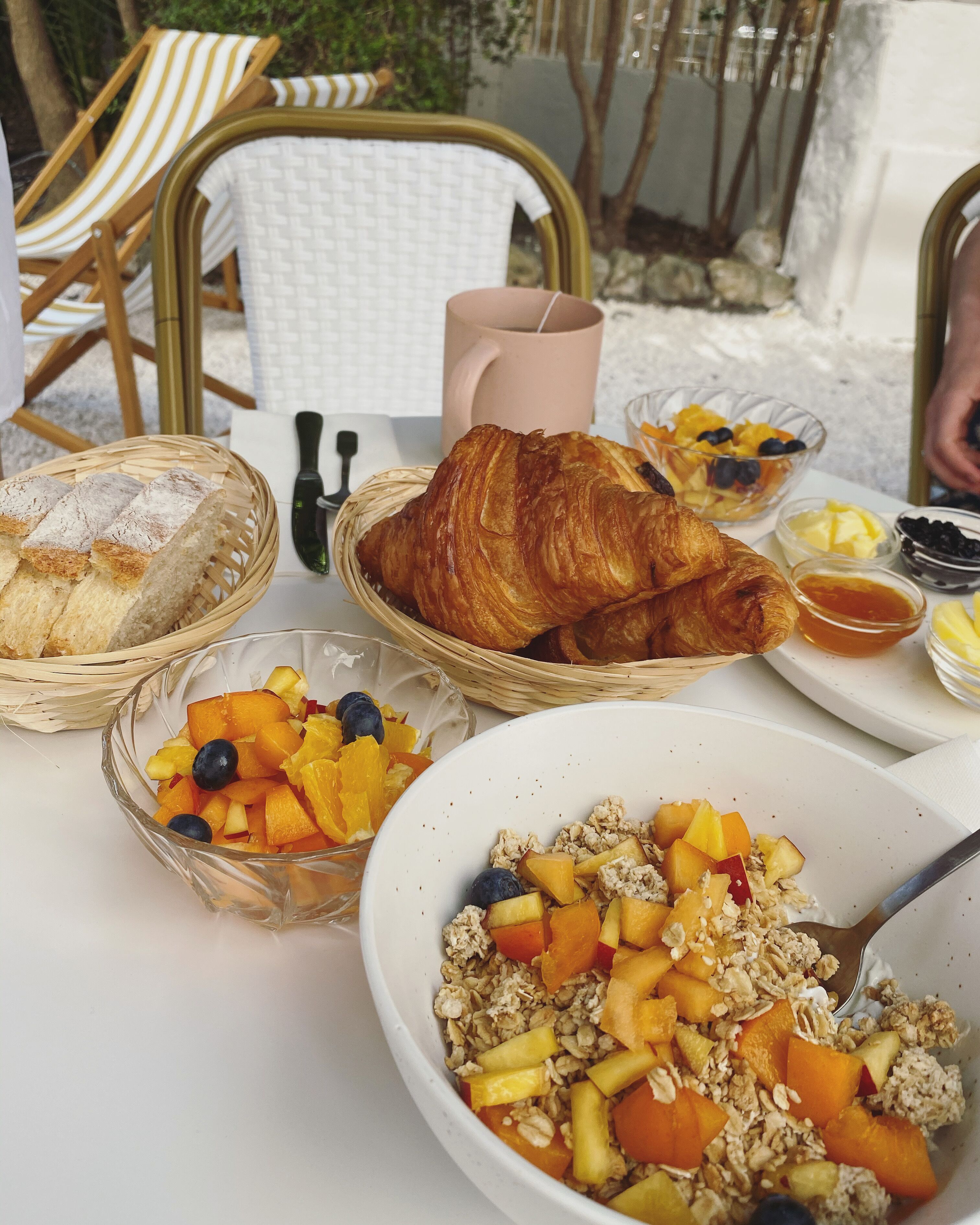 daily buffet breakfast (eur 16 per person)
