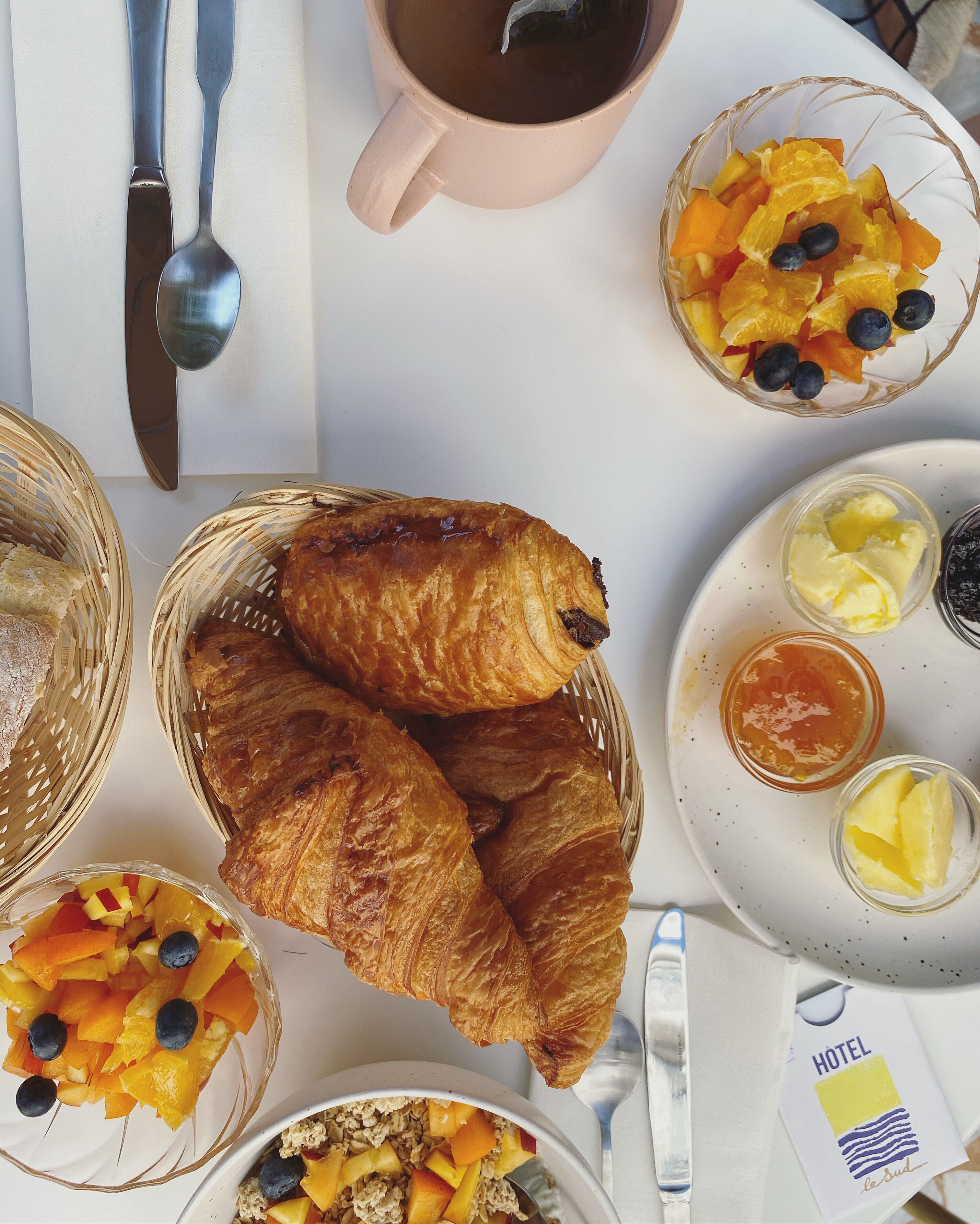 daily buffet breakfast (eur 16 per person)