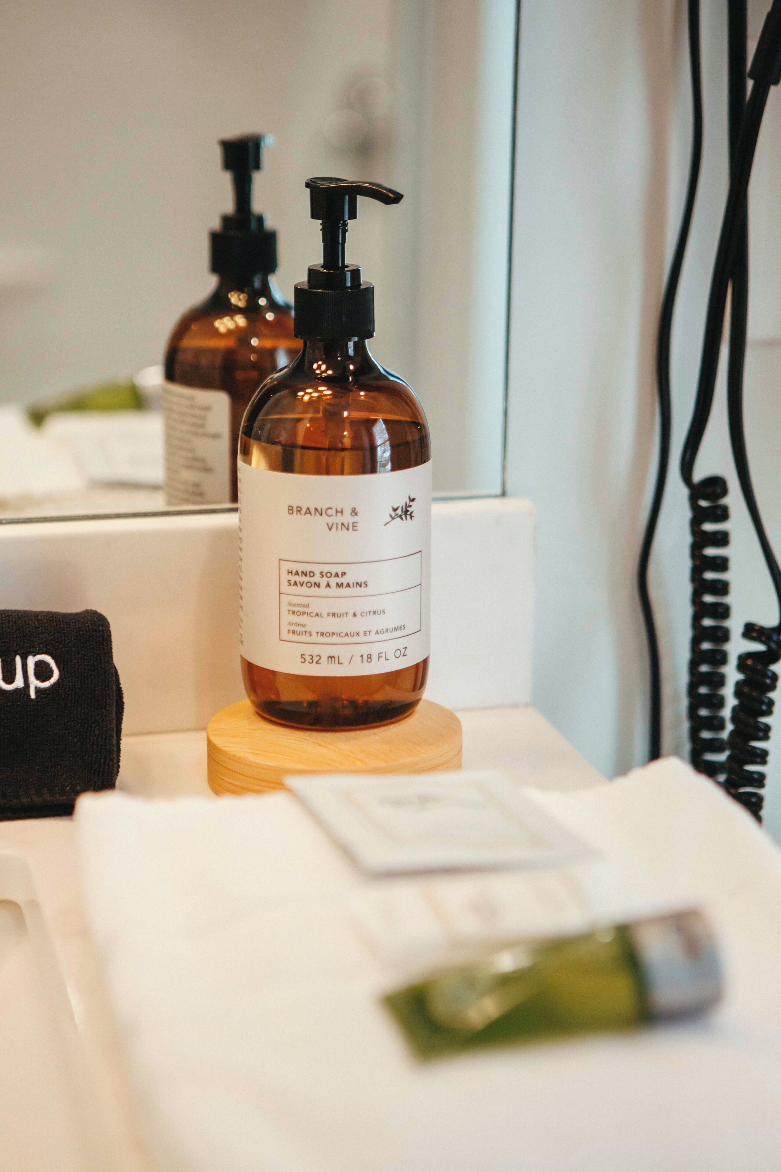 davis room #5 | bathroom | free toiletries, hair dryer, towels